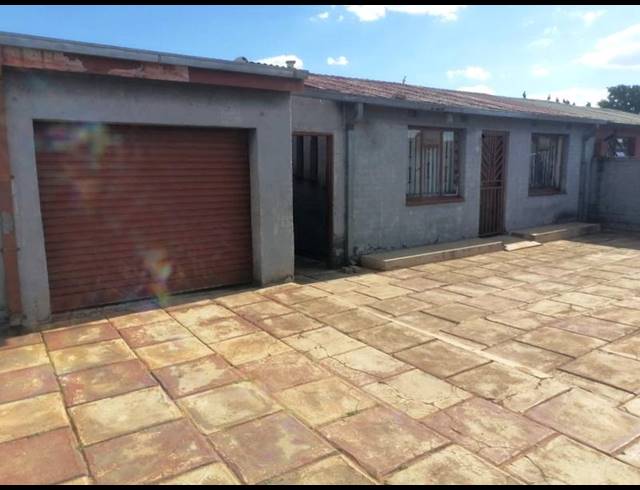 2 BEDROOM HOUSE FOR SALE IN DOBSONVILLE